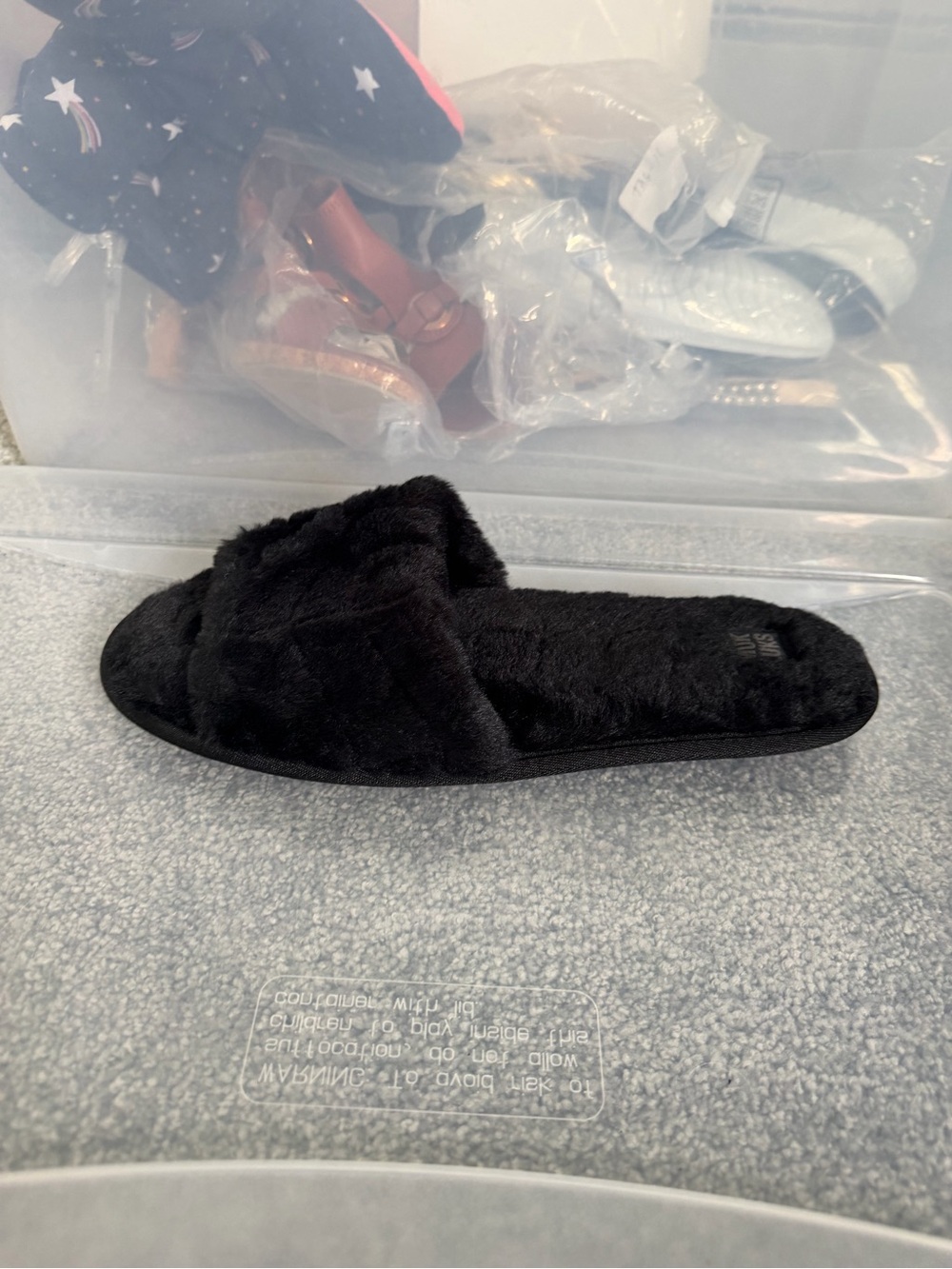 Muk Luks Women’s Slide Fuzzy Slipper Shoes Black Size large 9-10 US